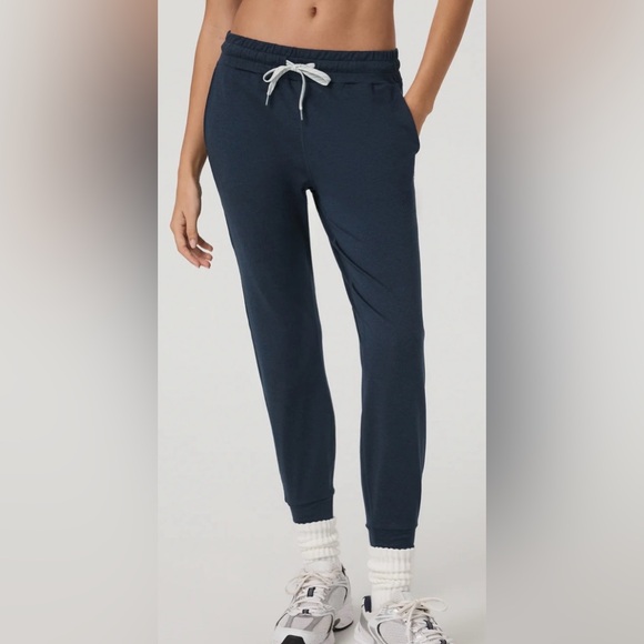 Vuori Pants - Vuori NWT Performance Jogger Midnight Heather Size M